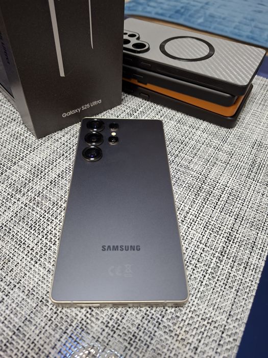 Продавам SAMSUNG s 25 ULTRA