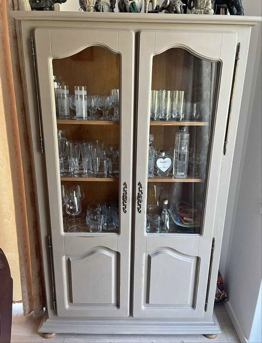 Mobila de sufragerie / living - Vitrina - Comoda - Dulap - Masa
