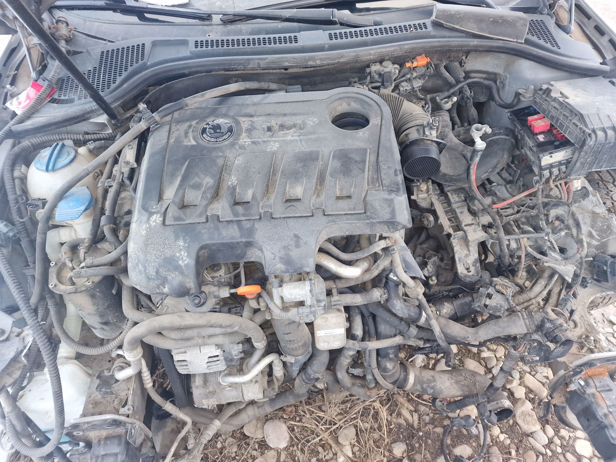Dezmembrez skoda superb break 1.6 tdi 2.0tdi caga