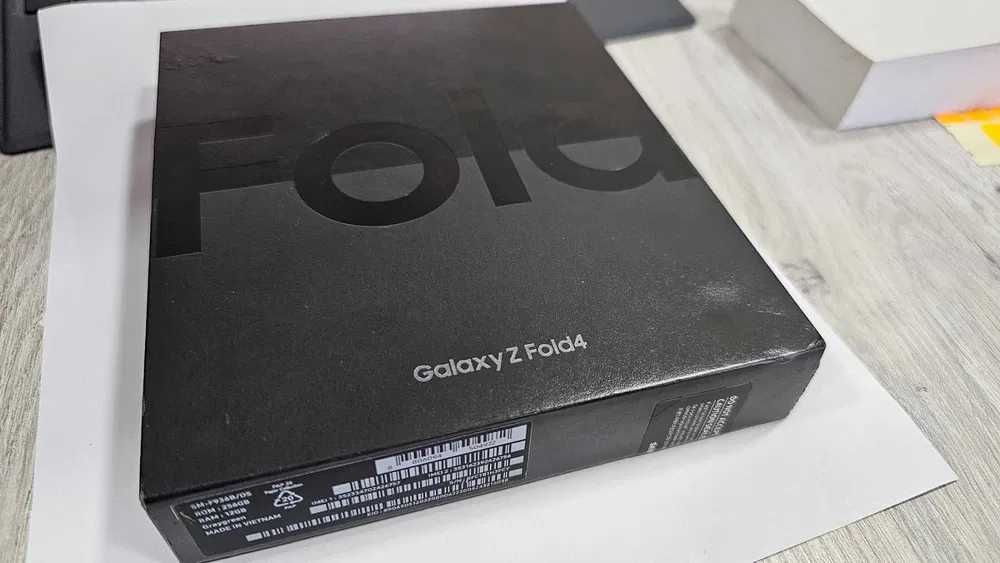Samsung Galaxy Z Fold4 5G 256GB 12GB RAM Dual (F936)