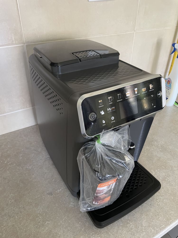 Espresor expresor aparat de cafea Philips EP SERIA 5500 Ep 5400