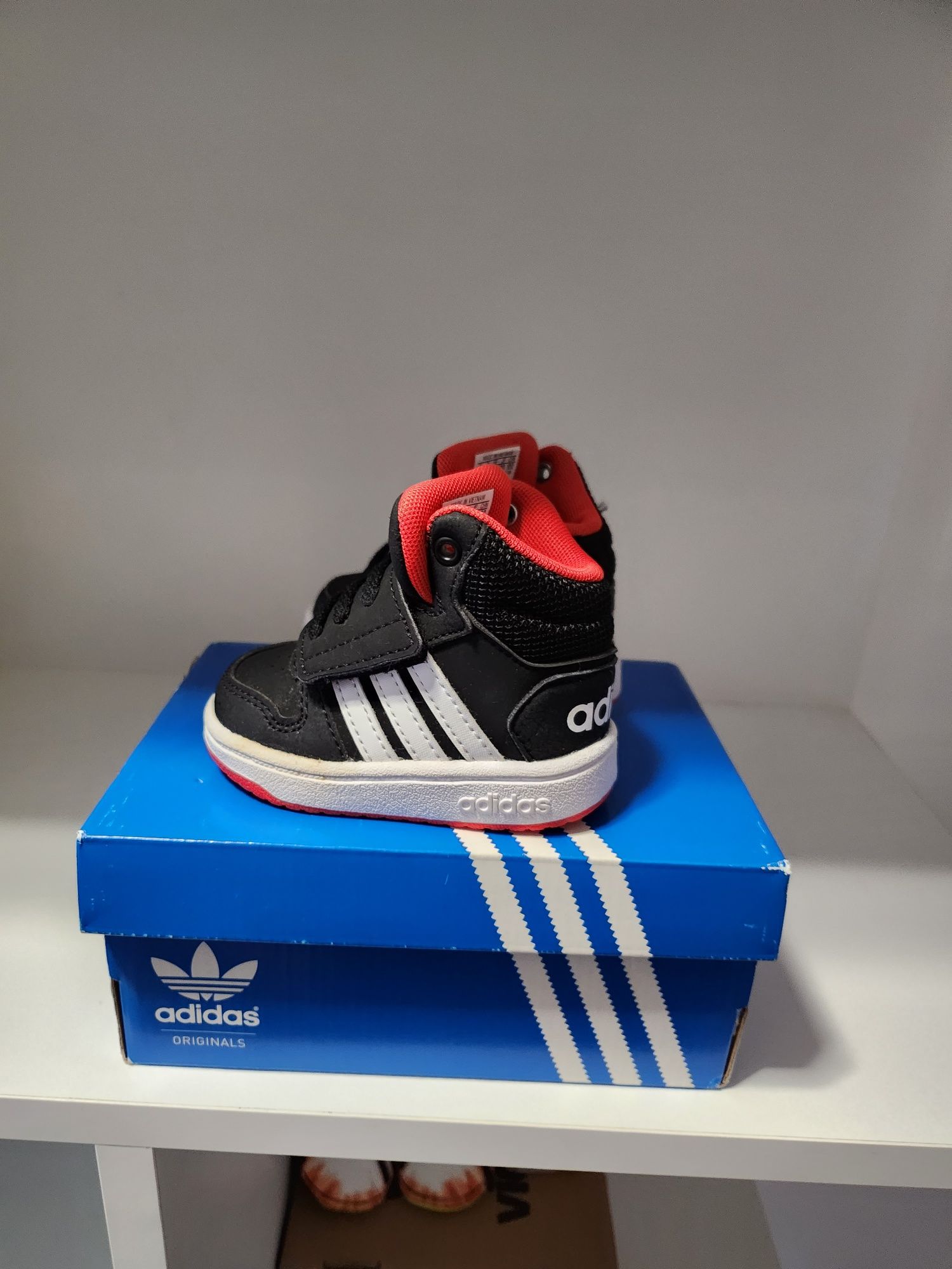 Adidas адидас 18 номер