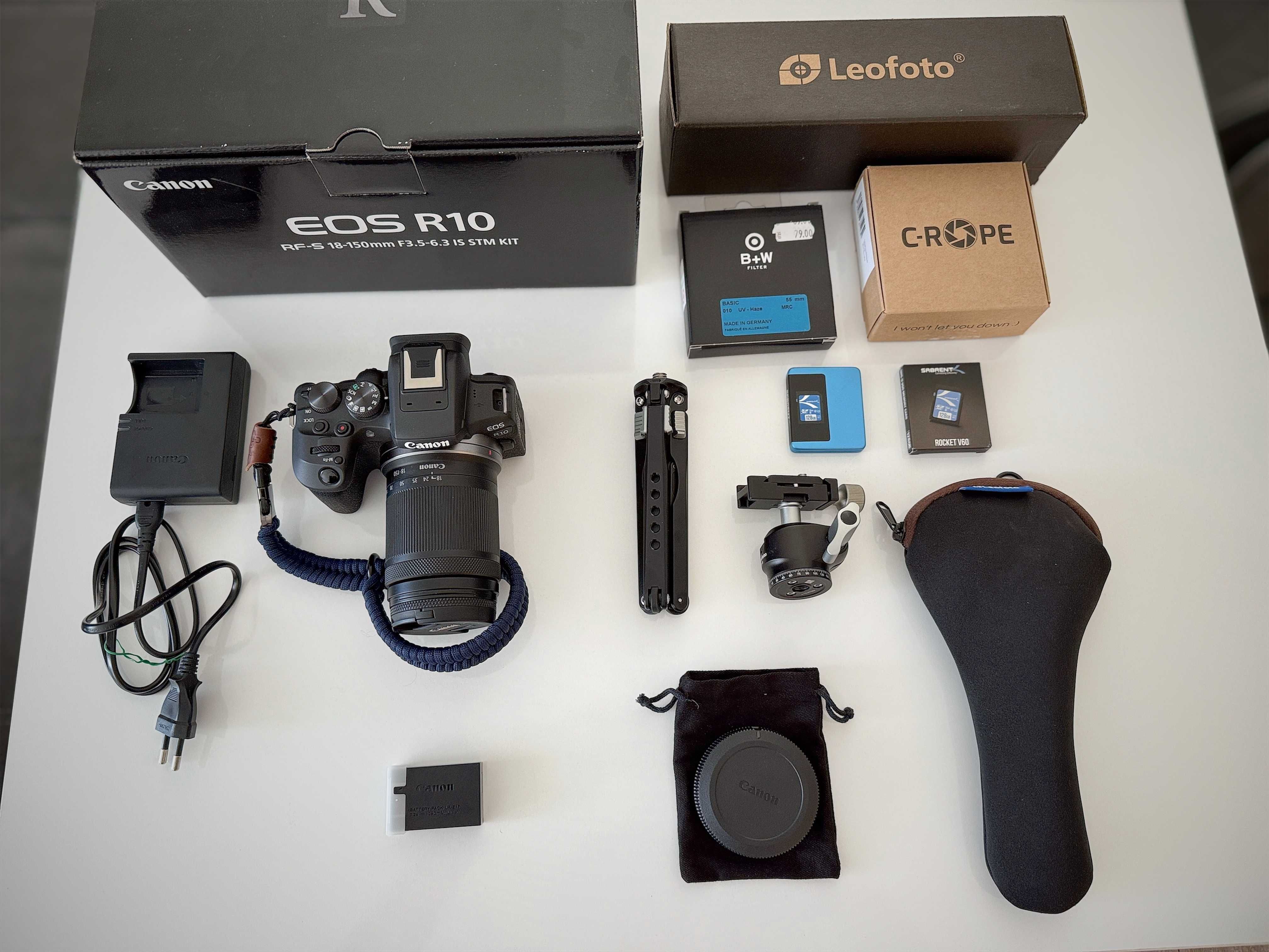 Продавам Canon R10 + RF-S 18-150mm F3.5 - 6.3 IS STM Kit + аксесоари