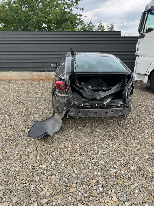 Vând Mazda 3 2017 avariată