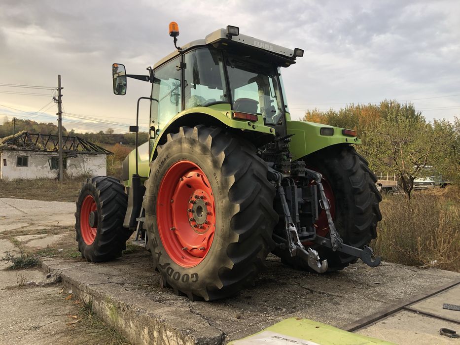 Dezmembrez  tractor Claas ares 836 rz