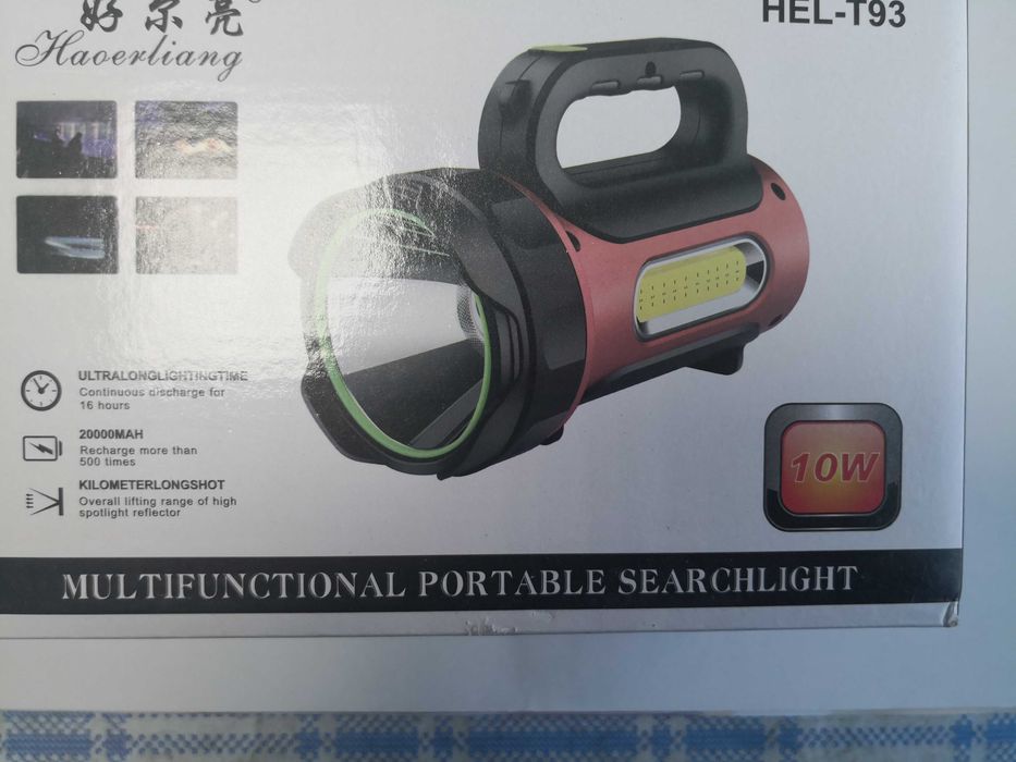 Lanterna reflector de 10 W cu panou solar