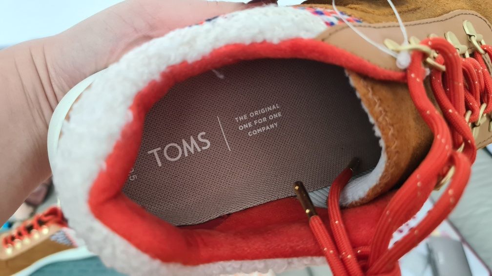 Маратонки/ спортни обувки/ кецове Toms