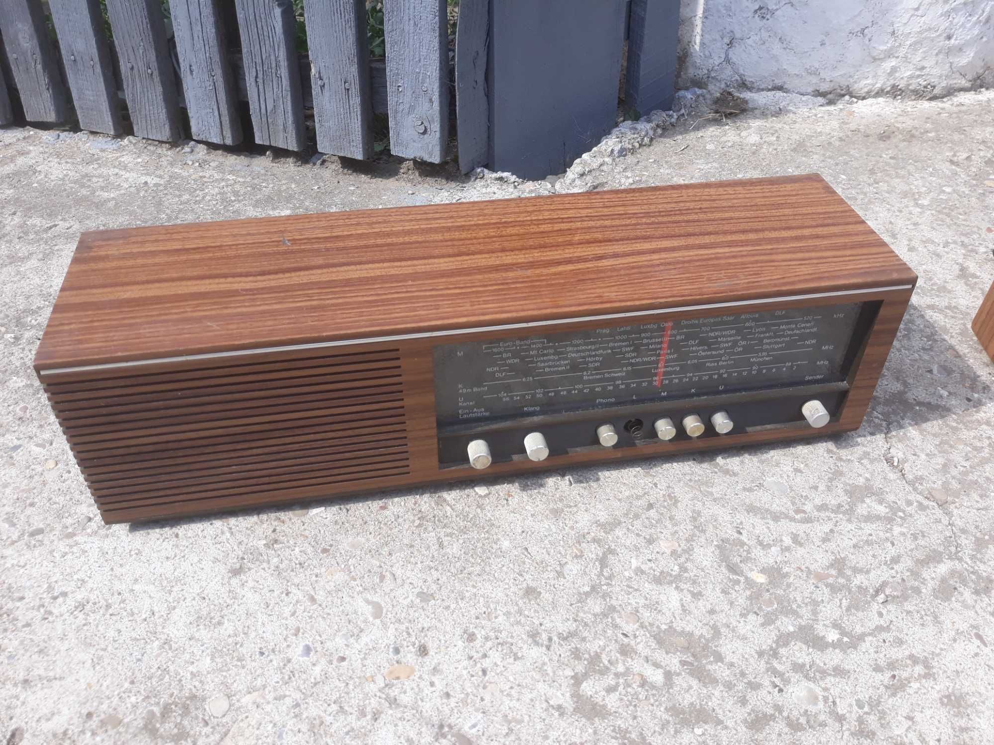 radio vintage saba donau F, cutie lemn, perfect functional, sunet clar