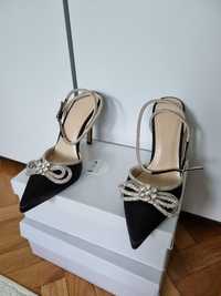 Стилни обувки тип Cinderella