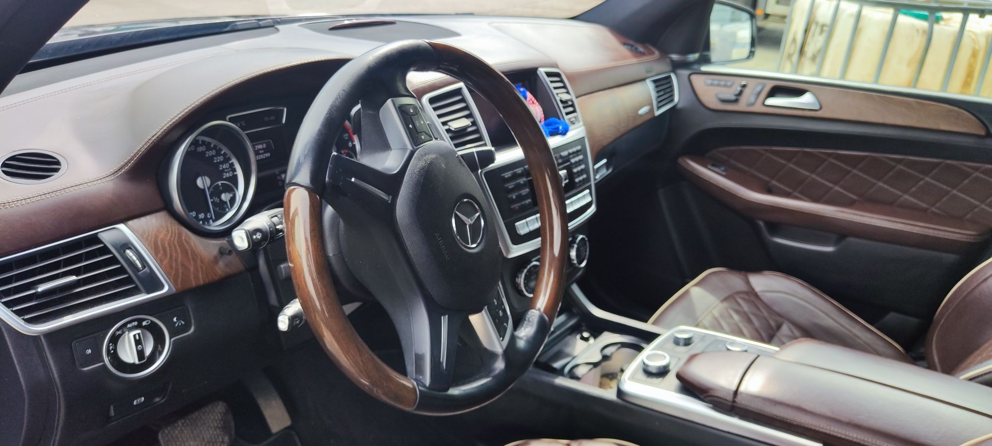 Mercedes Benz ML350