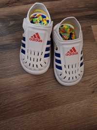 Sandale adidas foarte usoare. Marimea 23