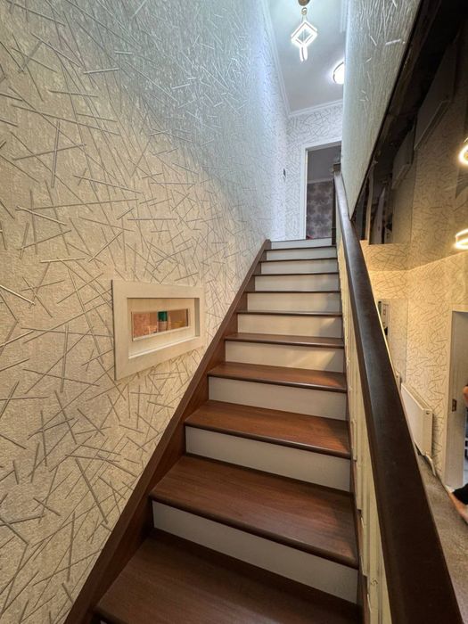 uy ijaraga beriladi sentirda ayrim jixozlari bor kunli