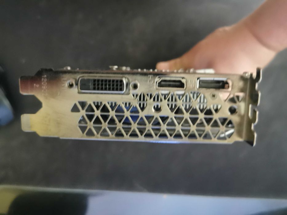 Продавам видео карта Nvidia GeForce GTX 1660 6GB