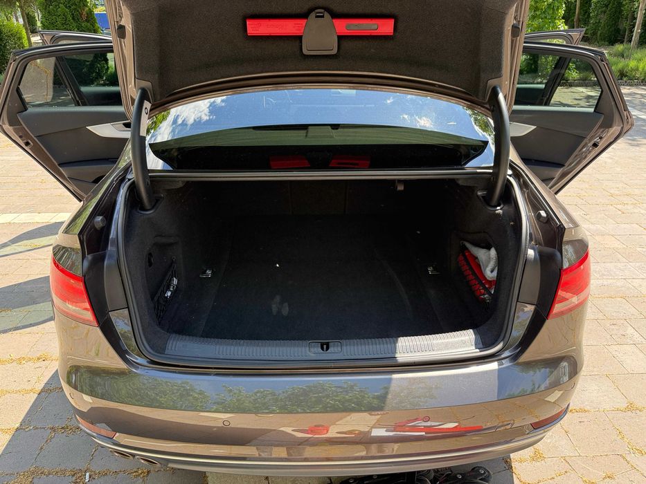 Audi A4 Limousine S-Line