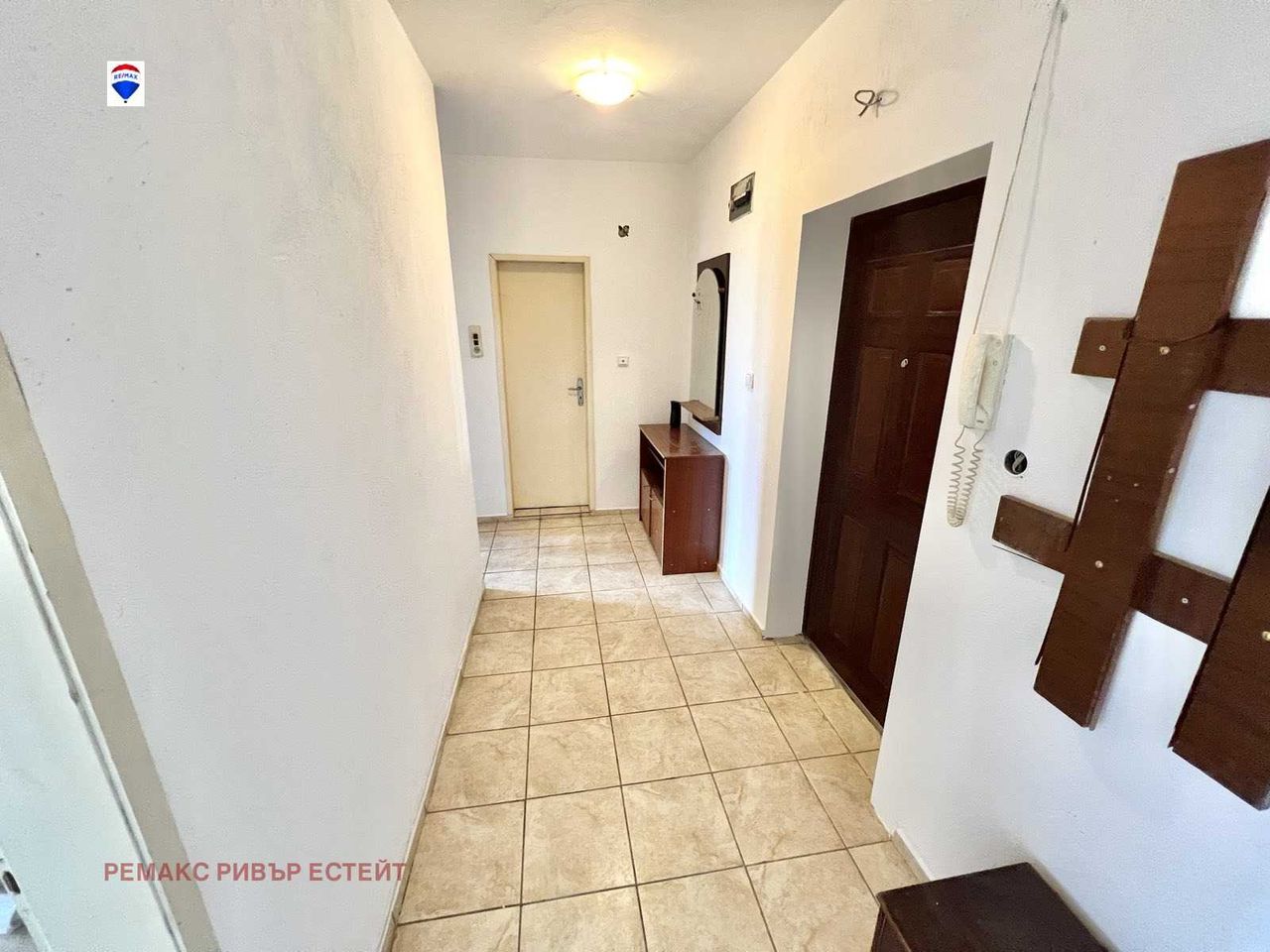 Продава се Тристаен апартамент в Русе, Дружба 1 - 73 кв.м за 1273 €/кв.м - Снимка #9