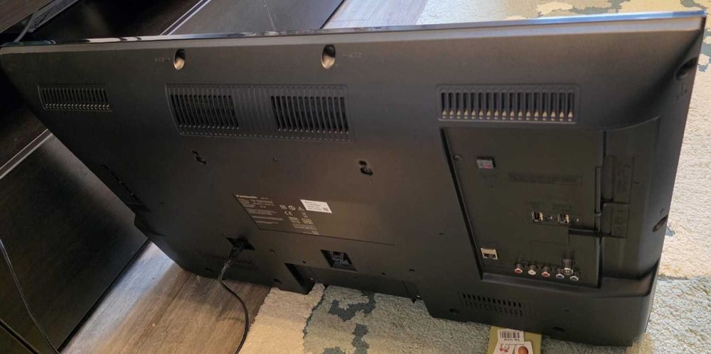 Vând: Smart TV Panasonic Viera LED 32" Full HD - TX-32ES500E