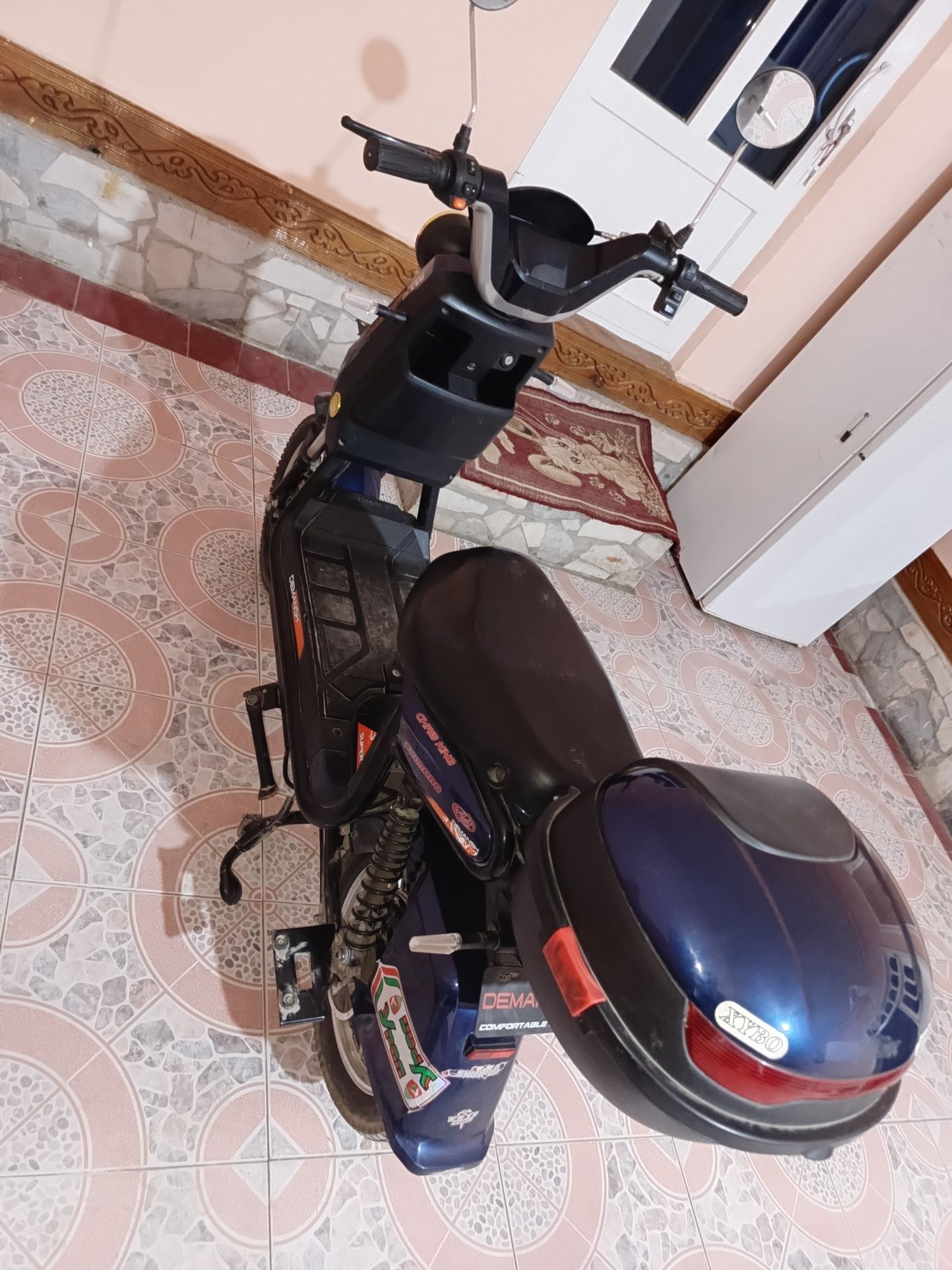 Skuter elektronni