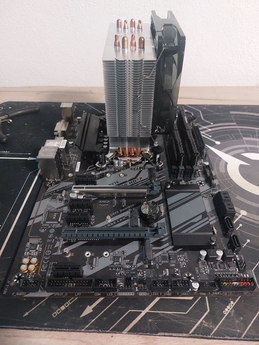 Kit PC i5-9600K + 16GB DDR4 + B360 – funcțional, fără carcasă / fără G