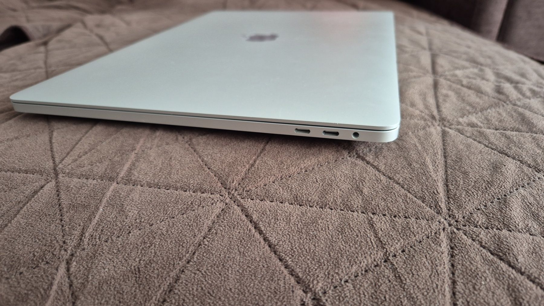 Apple MacBook Pro 16-инча