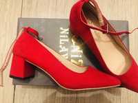 красные туфли новые