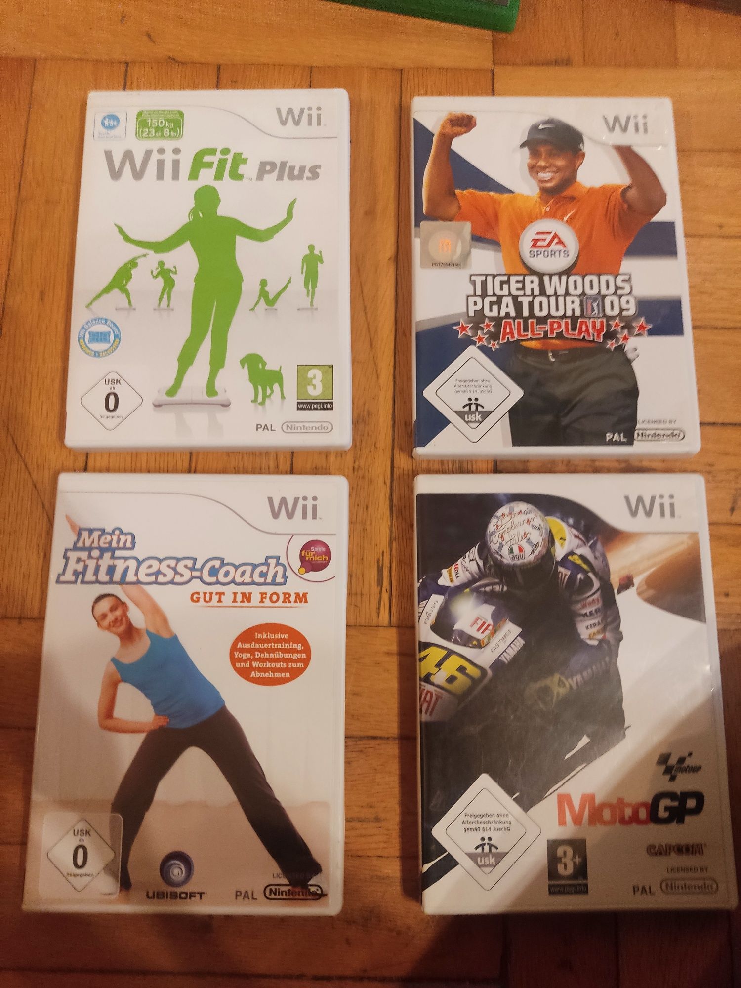 Игри за Wii ,Play Station 2 и 3 и опаковката за една PS 4 игра.