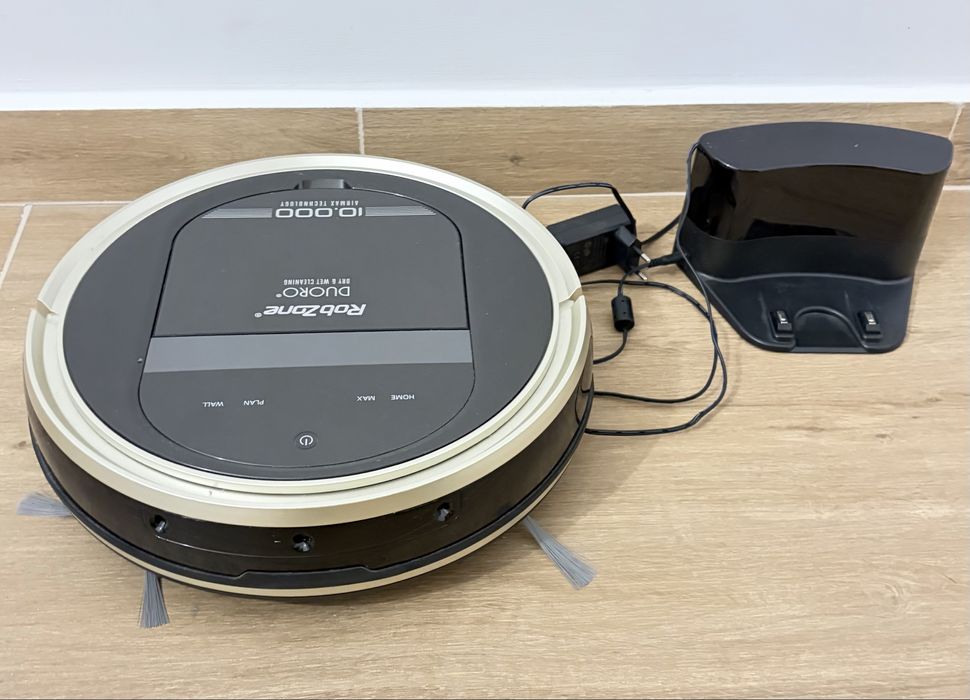 Vând aspirator robot. RobZone.