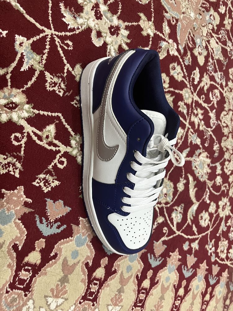 Nike air jordan yangi kiyilmagan zakas qilingan razmer xato kelgan