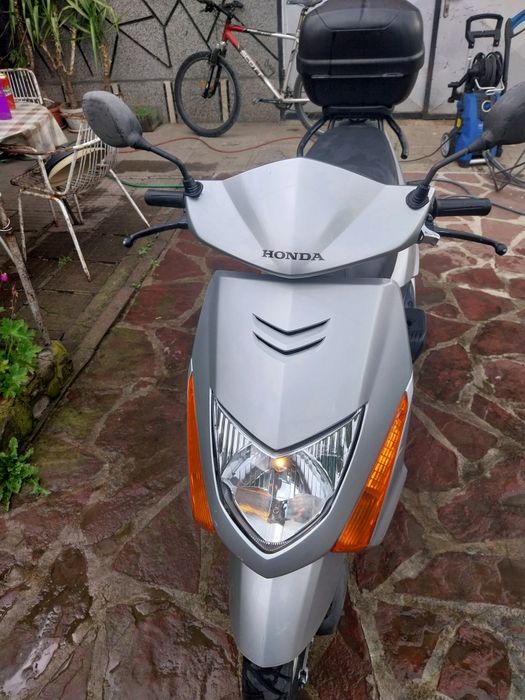 Honda Lead 100. Страхотна машина.