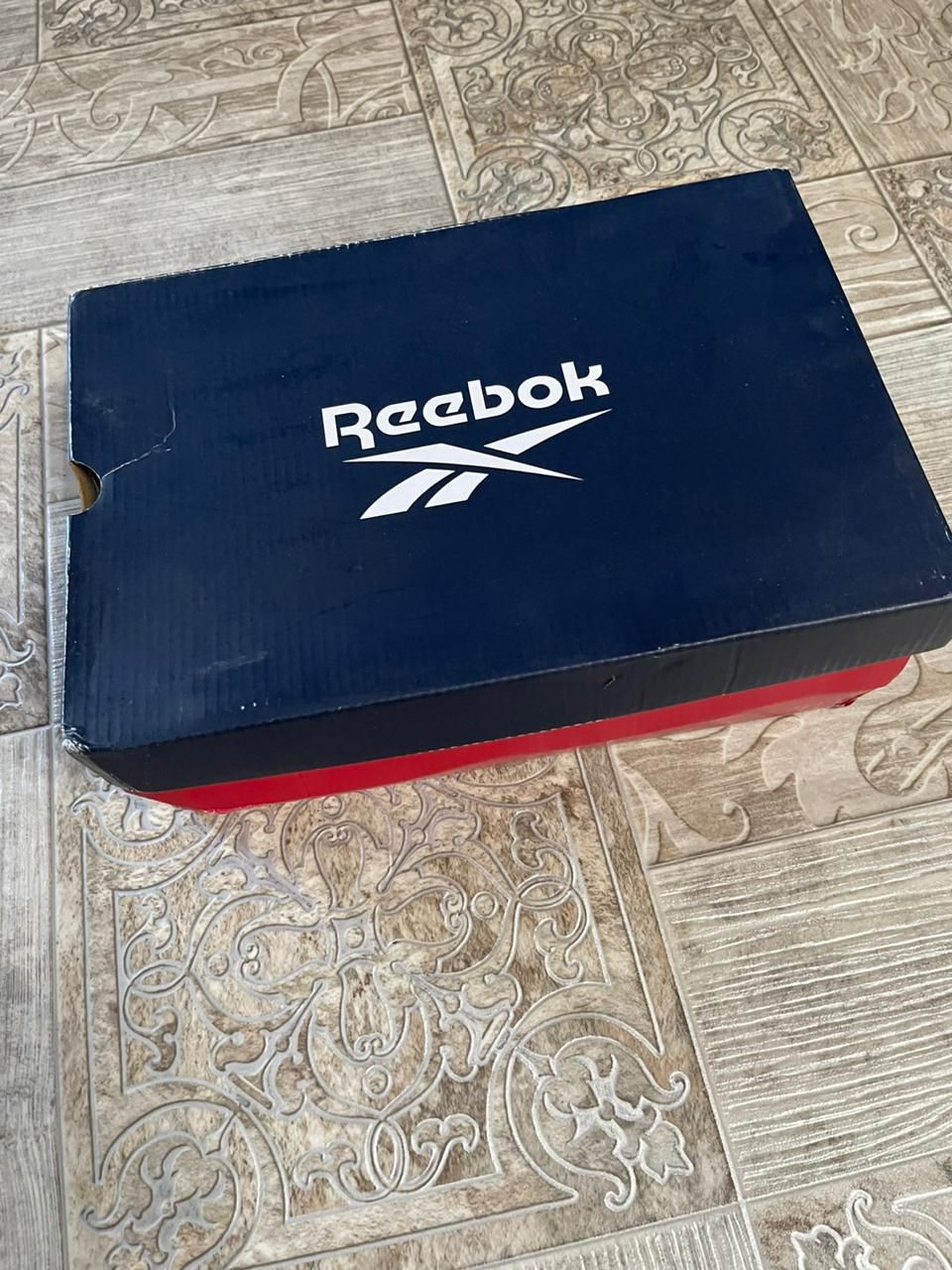 Кроссовки женские или  подростковые новые Reebok oригинал 37-38 р.