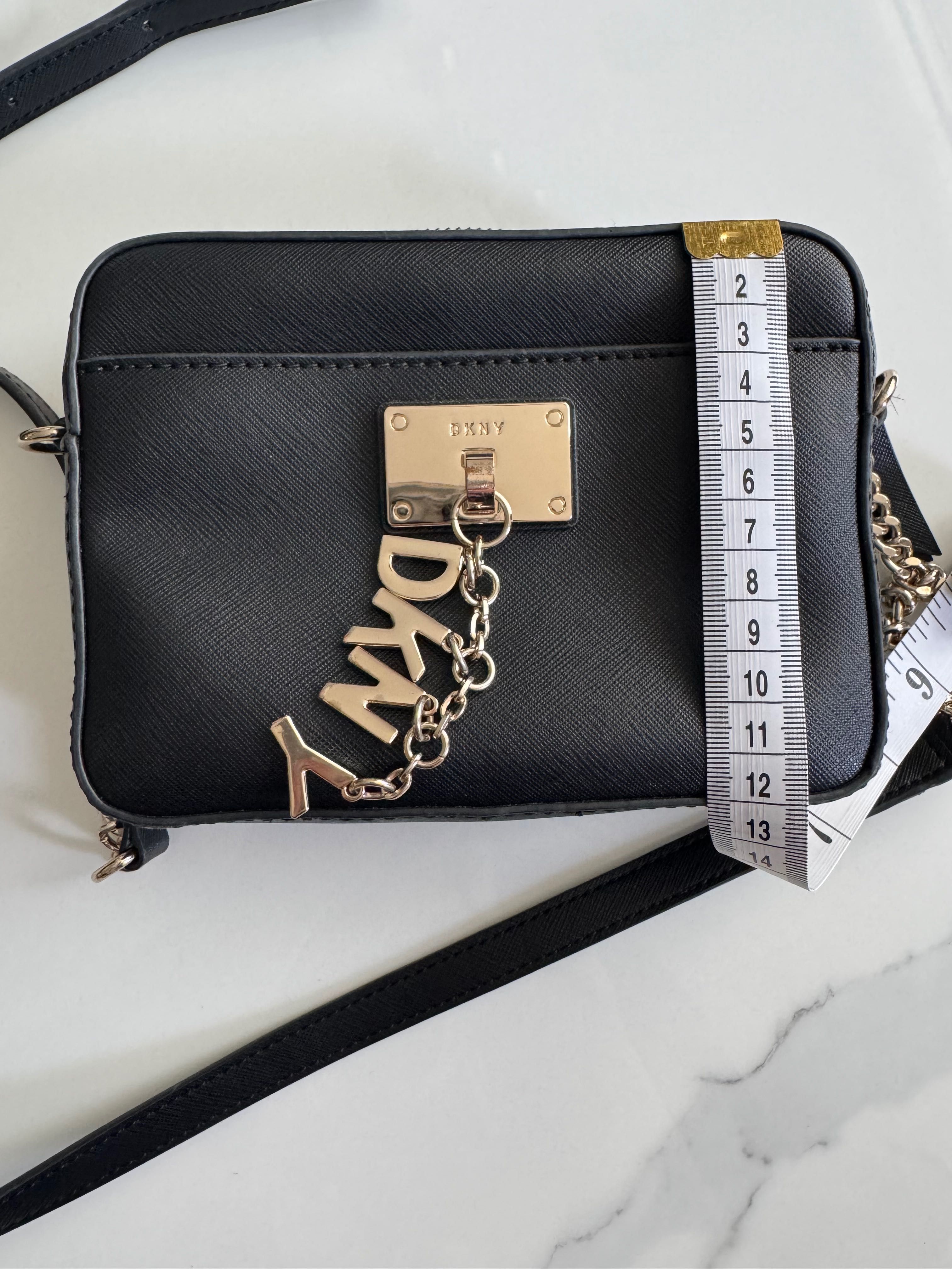 Оригинална малка чантичка DKNY