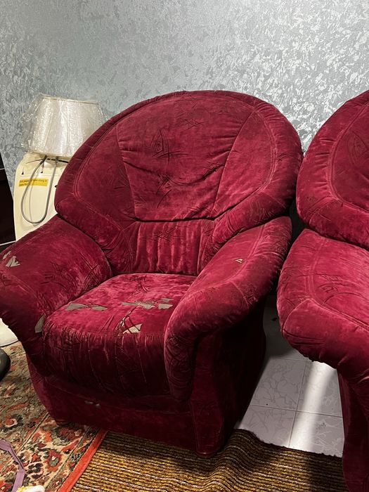 Divan Kreslo kelishtirib bervoraman kere bosa.