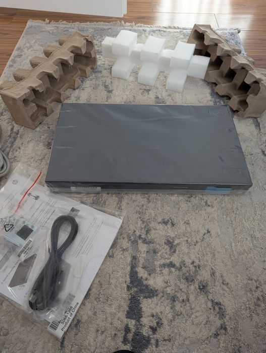 Switch HP 2620 2620-24 J9623A -Noua-