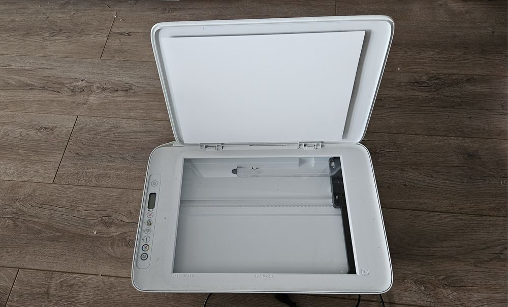 Imprimanta Multifunctionala A4 - HP Deskjet 2700