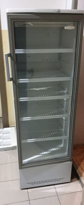Витринный холодильник