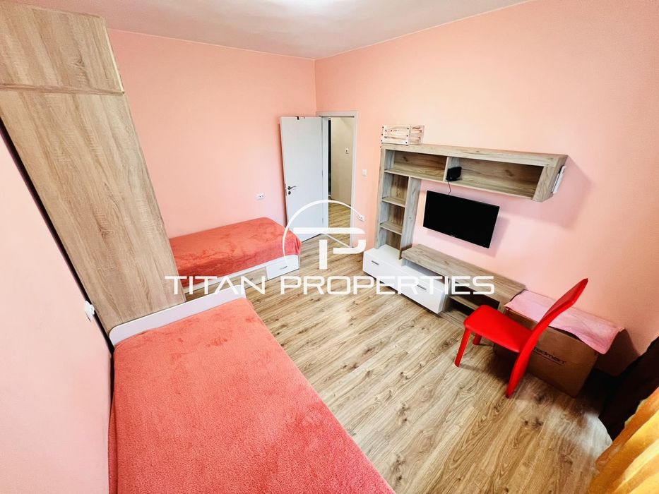 Дава се под наем Тристаен апартамент в Бургас, Център - 70 кв.м за 612 € - Снимка #4