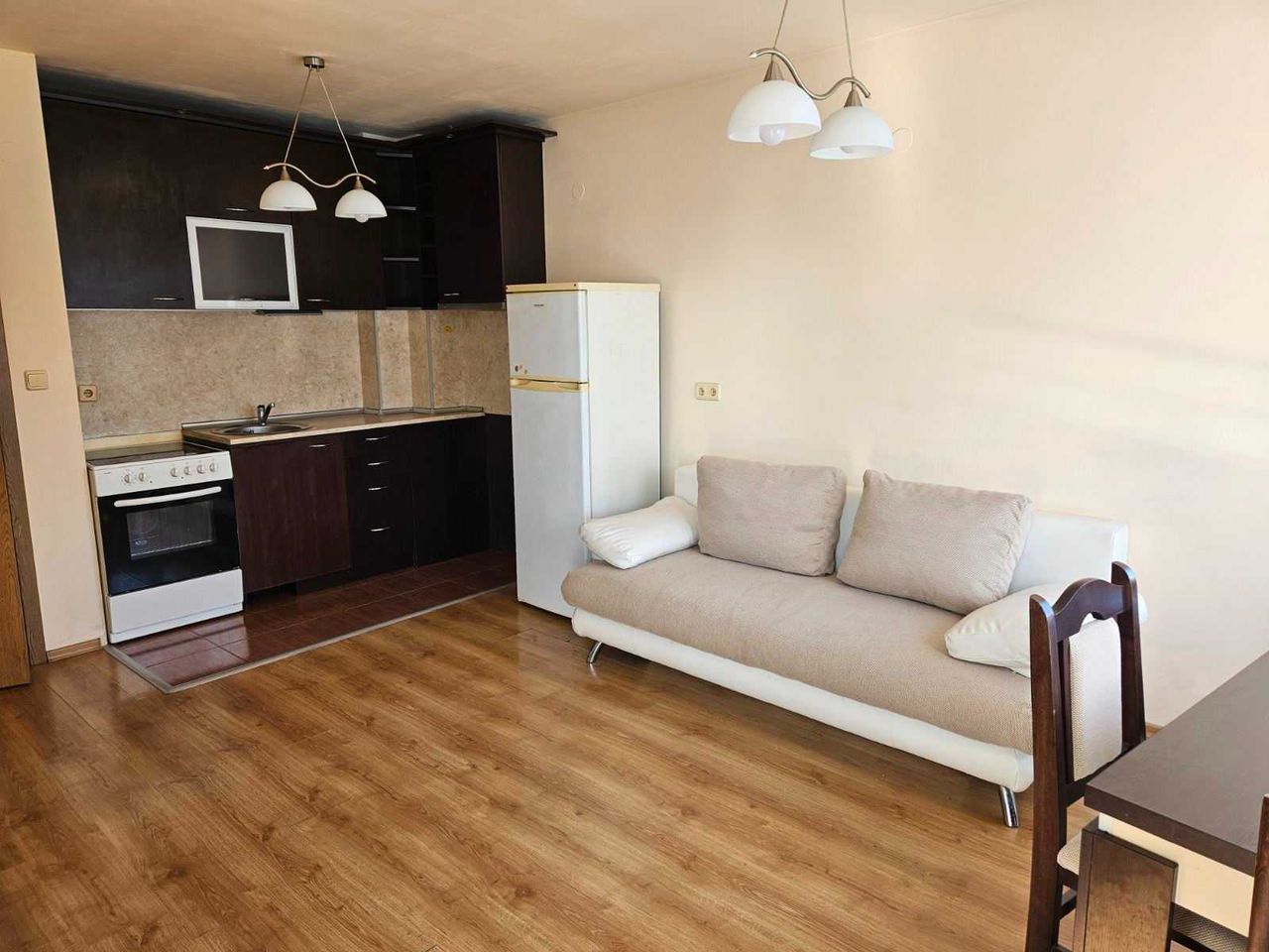 Дава се под наем Двустаен апартамент в София, Мусагеница - 65 кв.м за 612 € - Снимка #2