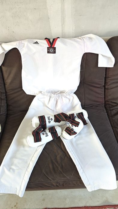 Форма для тхэквондо с защитой