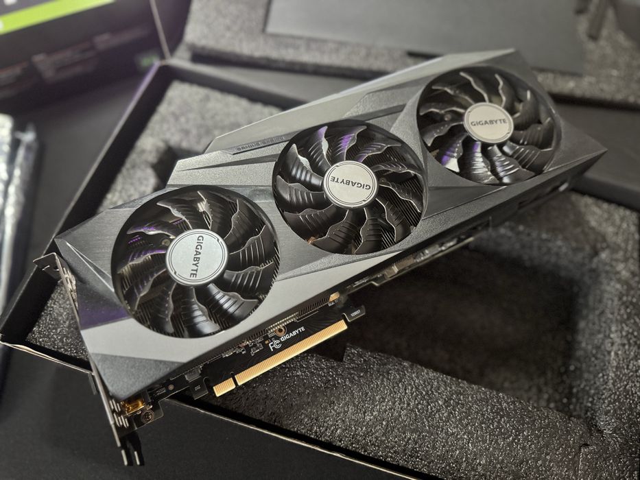 Placa Video Gigabyte RTX 3080 10GB