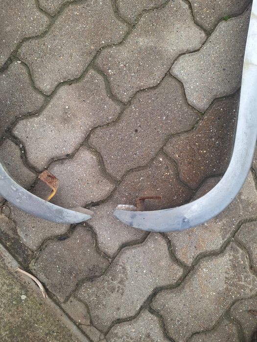 Set bara fata/spate de Dacia 13010