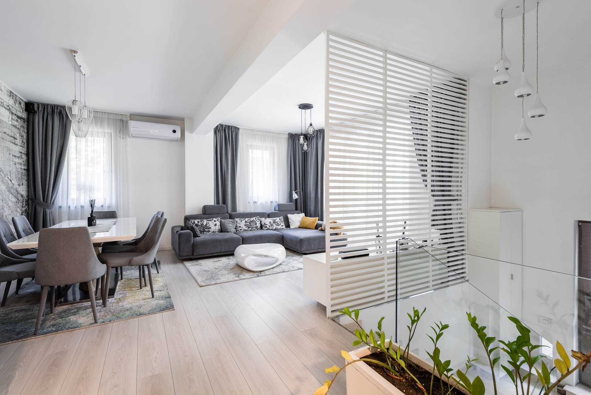Inchiriez duplex 4 camere+ curte + parcare subterana
