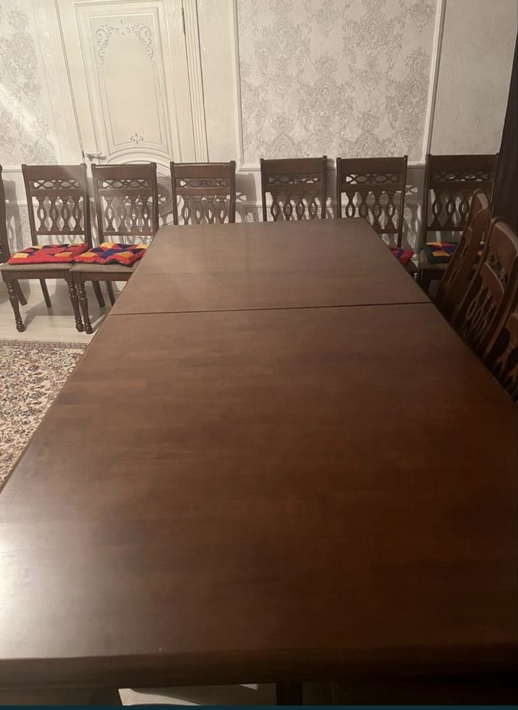 Стол со стульями