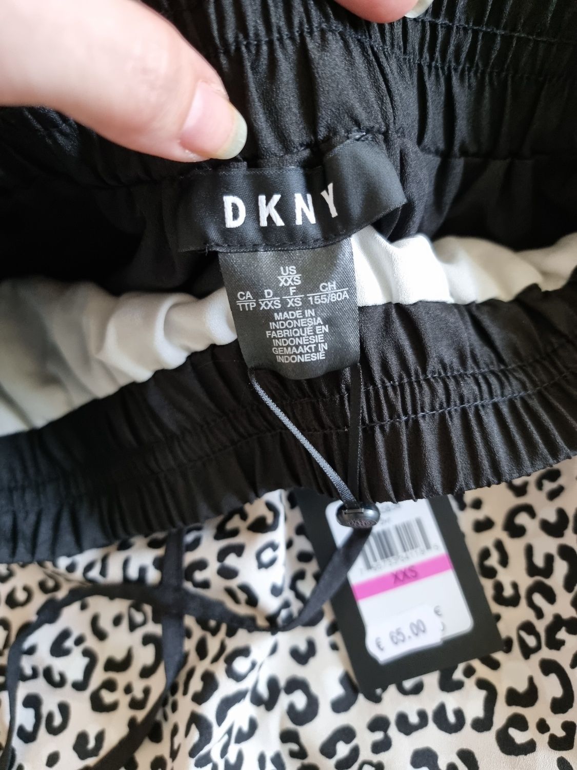 Fusta DKNY noua cu eticheta