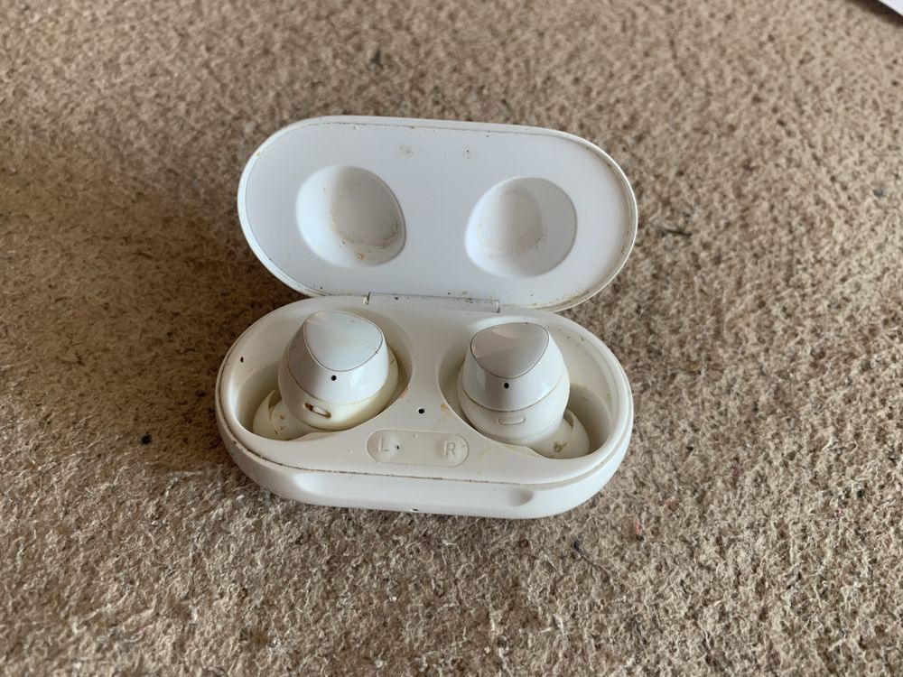 Samsung Buds + Безжични слушалки