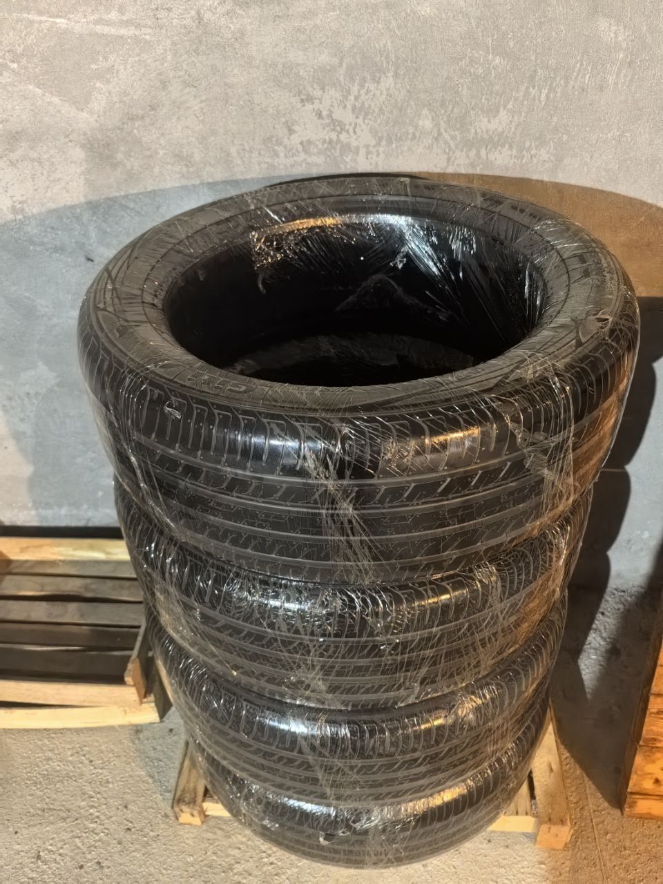 Автошина 235/50R19