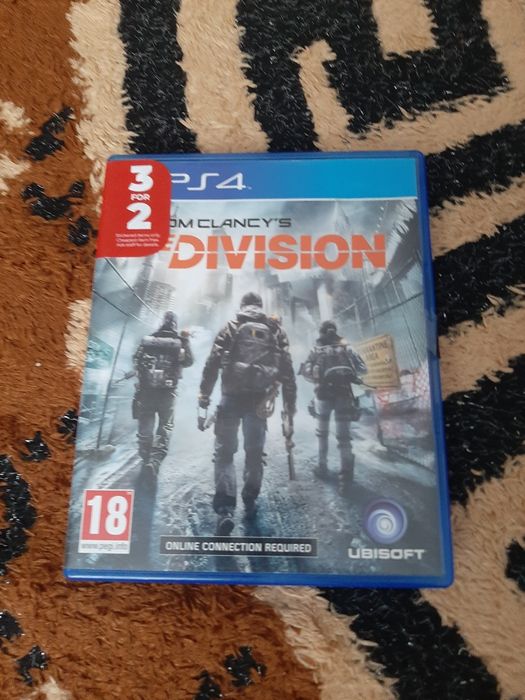 Vând jocuri,ps4 și ps3 și un controller PS4