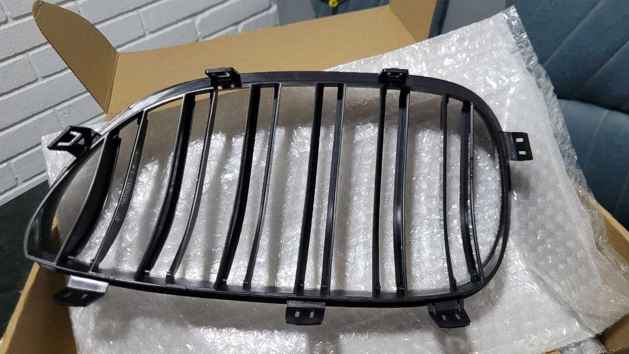 Ноздри сдвоенные для BMW E60 Piano Black