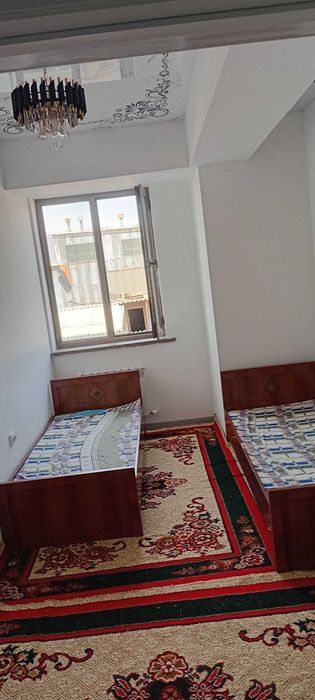 eski kritiy bozor tarafda 2 xona kvartira ijaraga beriladi