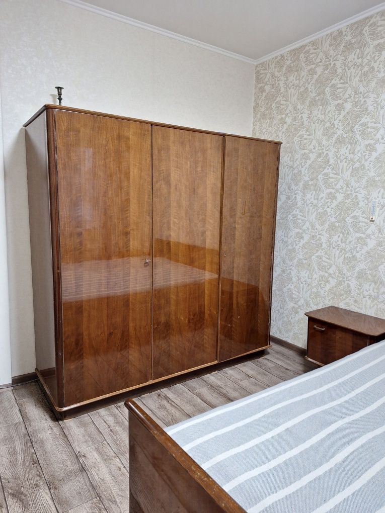 Спальный гарнитур (импортный)