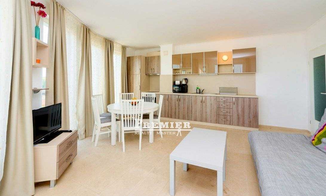 Продава се Тристаен апартамент в Несебър - 114 кв.м за 2044 €/кв.м - Снимка #1
