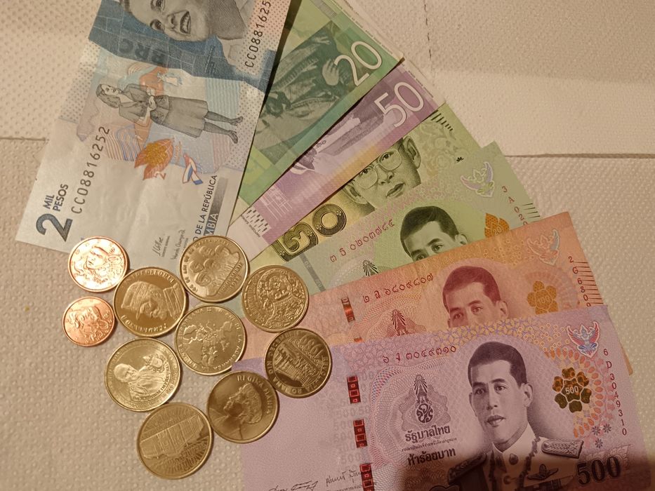 Bancnote și  monede de colectie